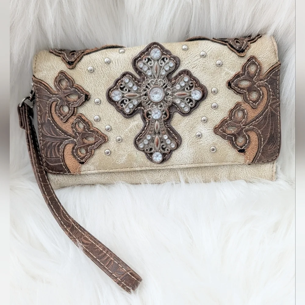Cowgirl Western Cross  Embellished Rhinestone Carry Handbag Wallet.